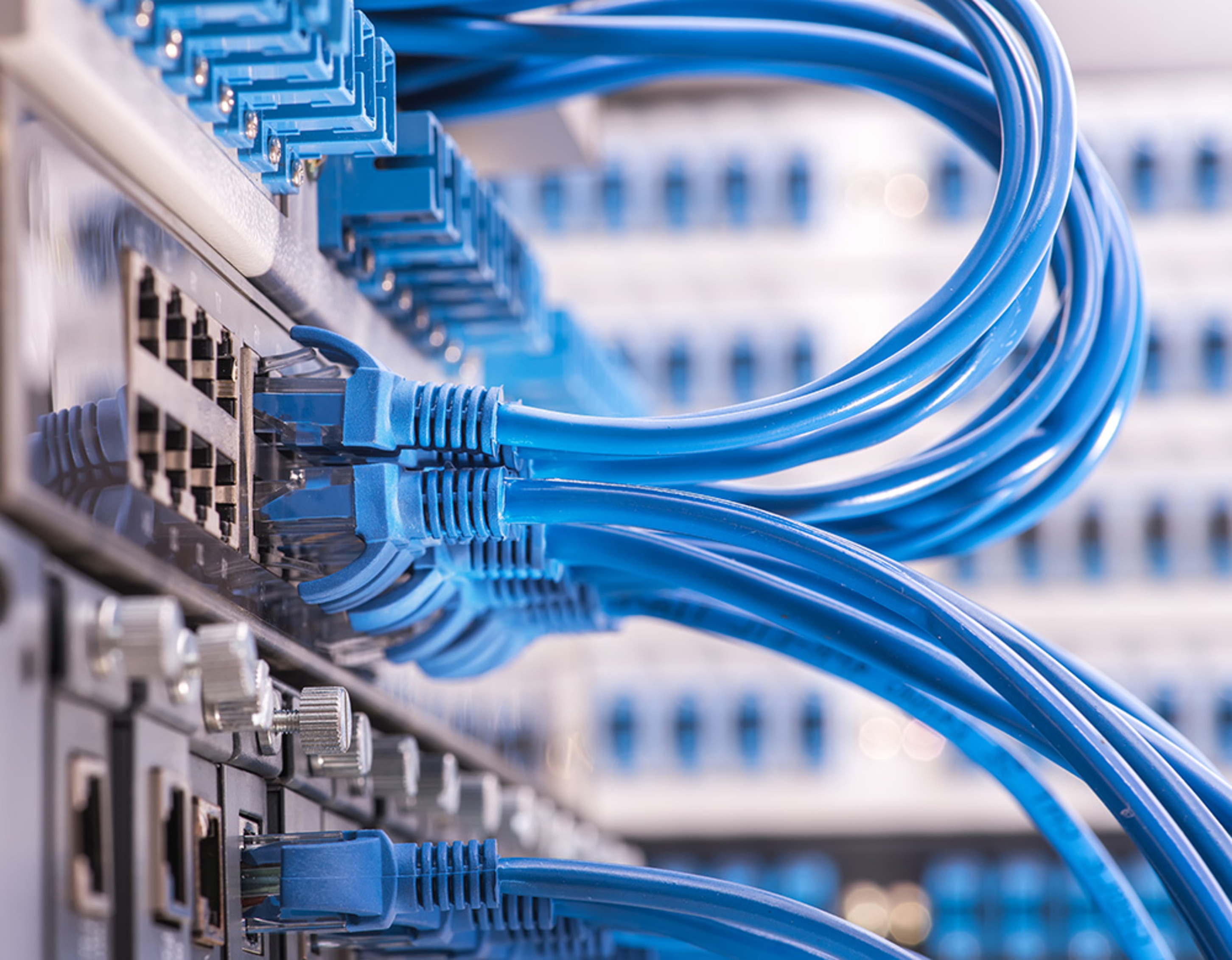 Daten- & Netzwerktechnik bei Elektro-OVA-GmbH in Dornburg-Camburg