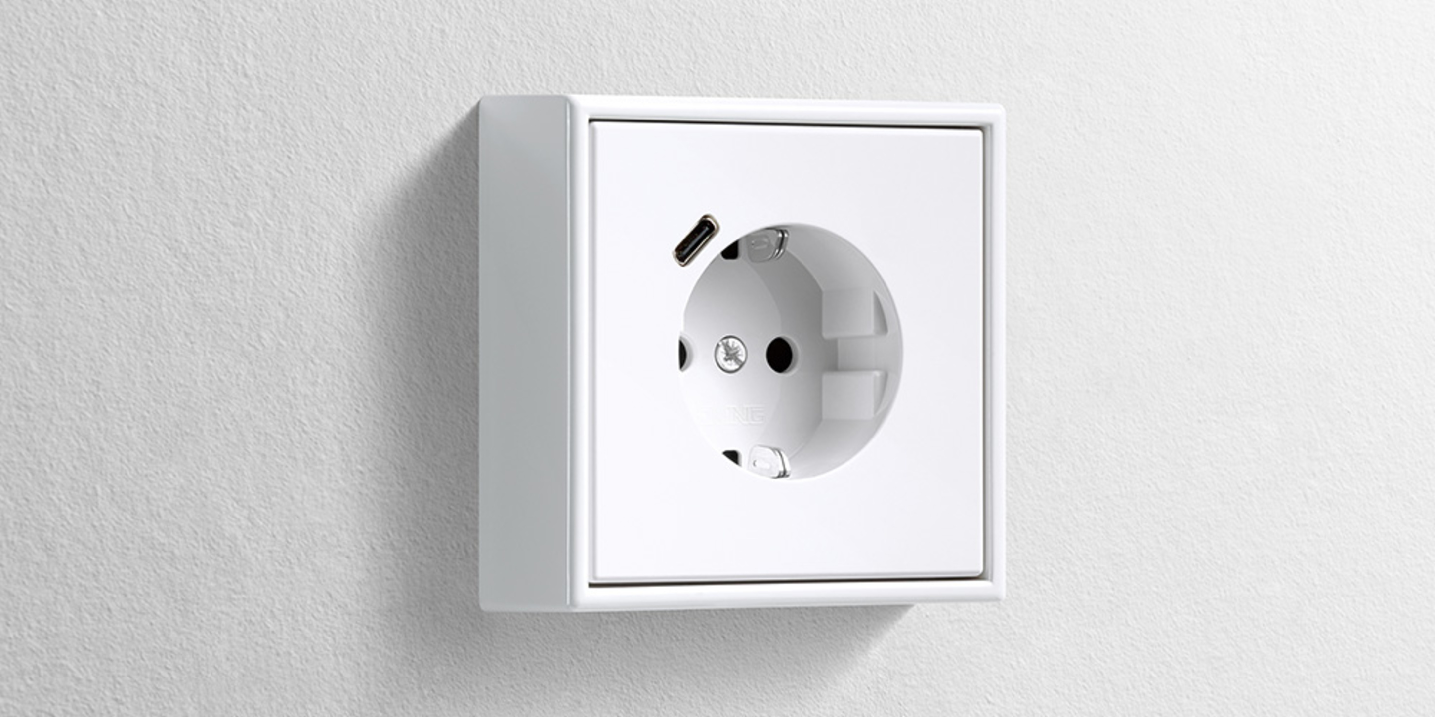 Erweiterter Anschlussraum für die Nachrüstung bei Elektro-OVA-GmbH in Dornburg-Camburg